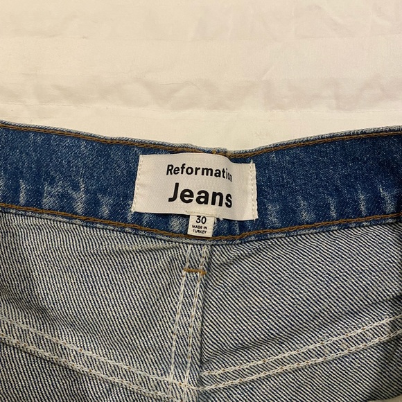 Reformation Amy Button High Rise Short - Picture 4 of 5